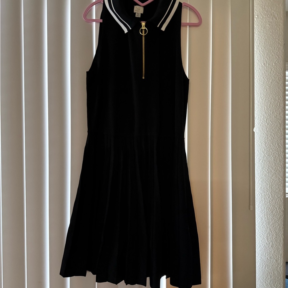 Black Sleeveless Zip Pleated Tennis Dress with White Collar Trim XXL